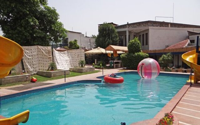 The Resort Country Club, Manesar
