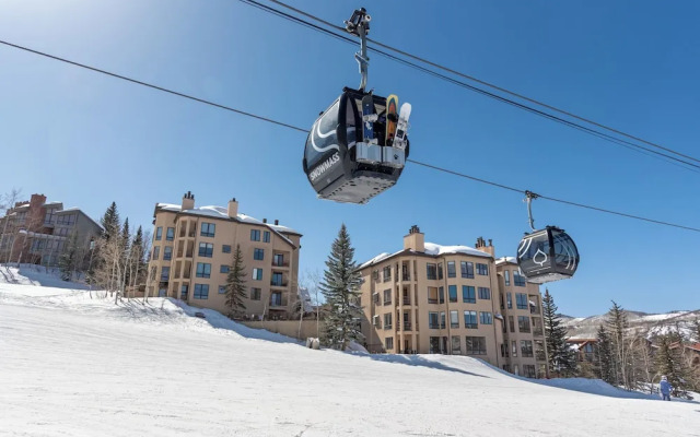 Chamonix Condominiums by Frias