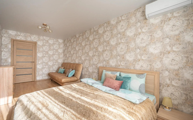 Сон и душ на Щорса