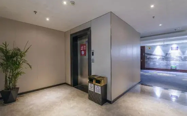 Super 8 Select Hotel