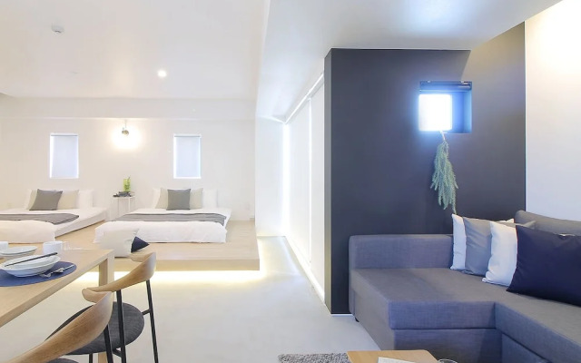 bHotel