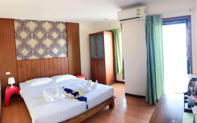 Phuket Iyh Express Hostel
