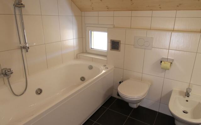 Cozy Chalet with near Ski Area in Klippitztörl