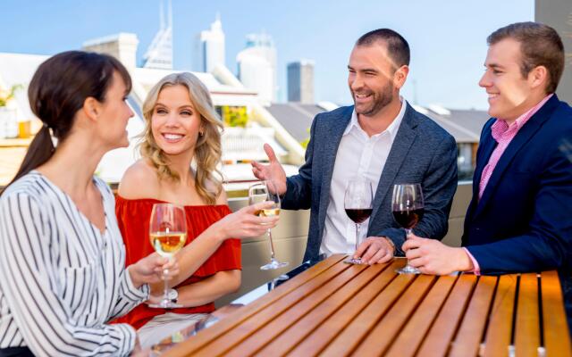 Holiday Inn Sydney Potts Point by IHG