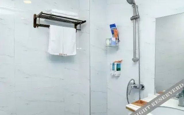 Elan Hotel Shenzhen Xinxiu Metro Station