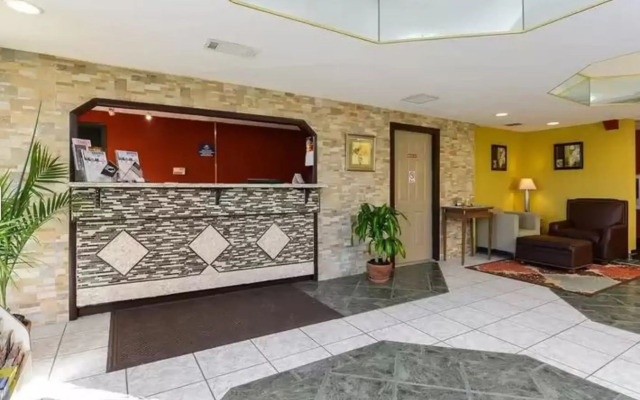 Travelodge by Wyndham Winter Haven