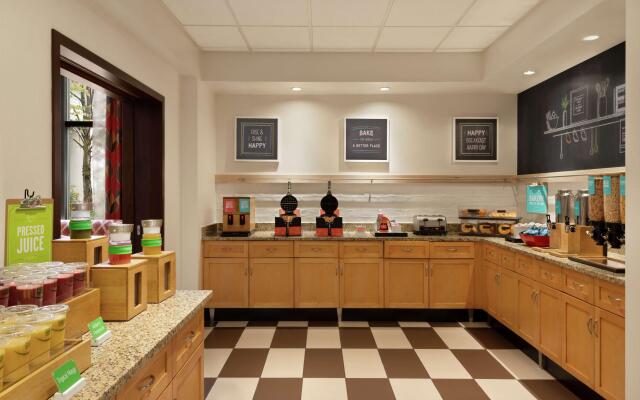 Hampton Inn & Suites by Hilton Langley-Surrey