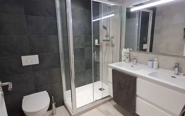E1 Suites - Hosted by Sweetstay