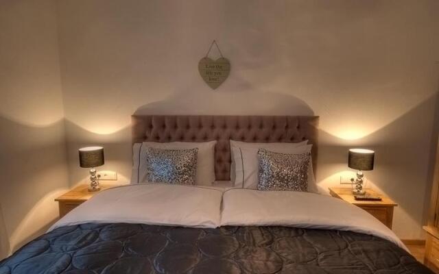 Chalet Apartment Ski and Golf by Kaprun Rentals