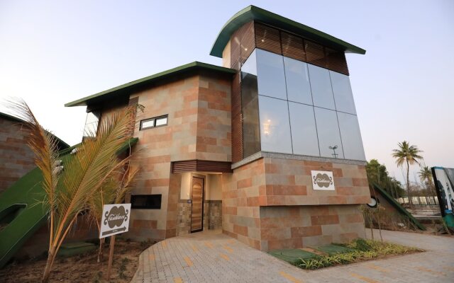 Neonz Resort & Club