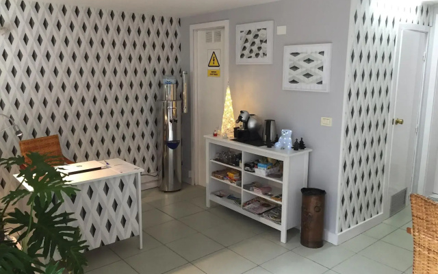 Apartamentos El Paseo