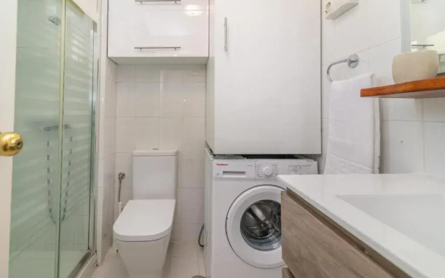 N&A Myramar 1BDR Recently Renovated Penthouse