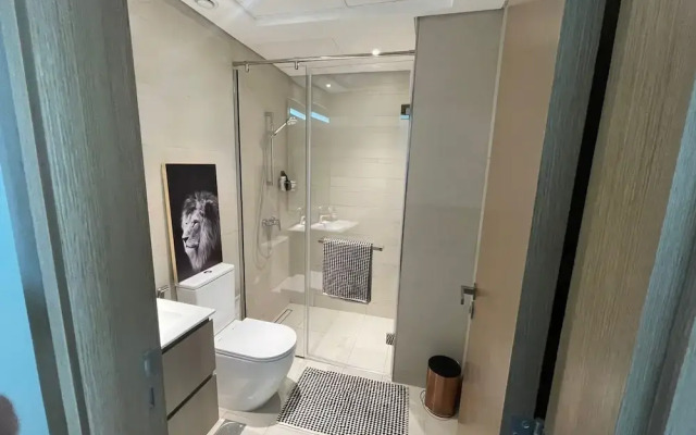 Azizi 1 BR Greek Views - 360 vacation