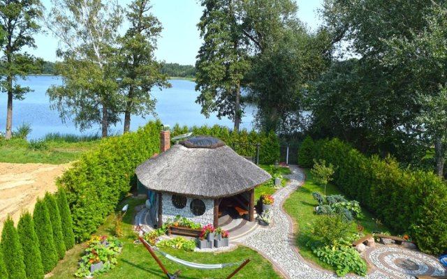 A Luxury Home on the Shore of the Lake. Living Room With Fireplace, 2 Bedrooms