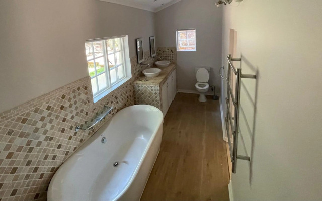 Elm Tree House - Dullstroom - holiday home