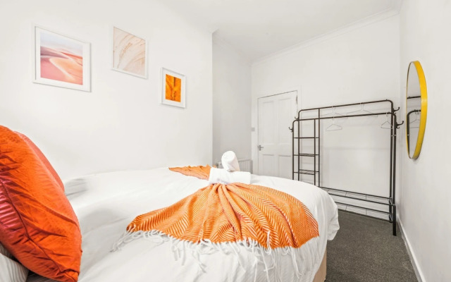 Cosy and Bright 3-Bedroom Flat