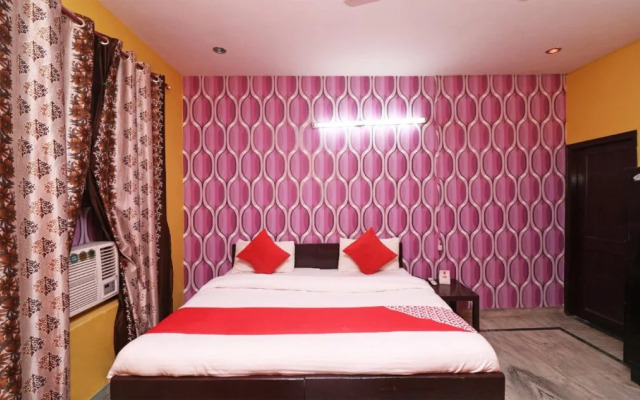 OYO 16146 Royal Guest House