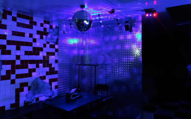 Show Hotel