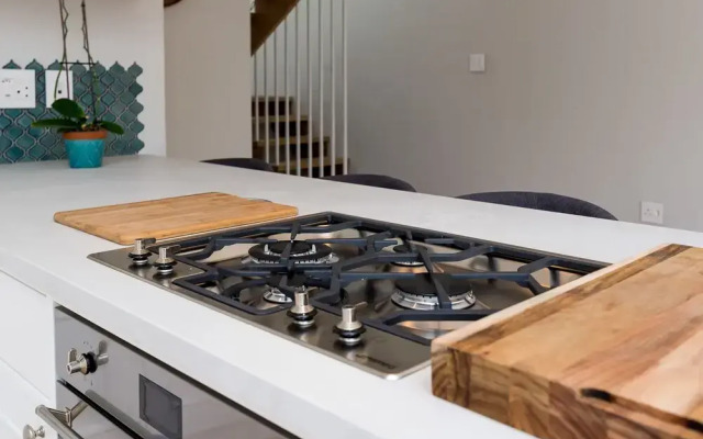 Duncan Road 38 - Adults Only