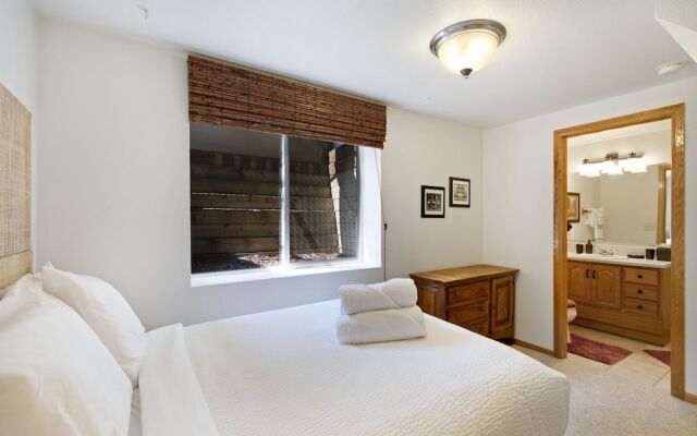 Parkside Gardens | Shady Private Yard W/ Hot Tub!