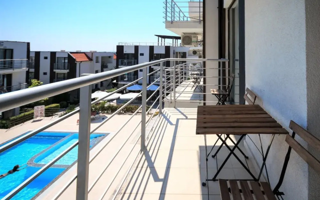 New Line Village Apartments, up to 4 Guests