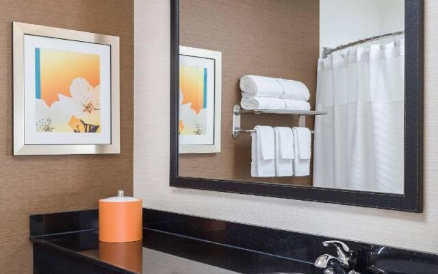 Fairfield Inn & Suites Holland