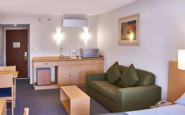 City Express Suites by Marriott Silao Aeropuerto