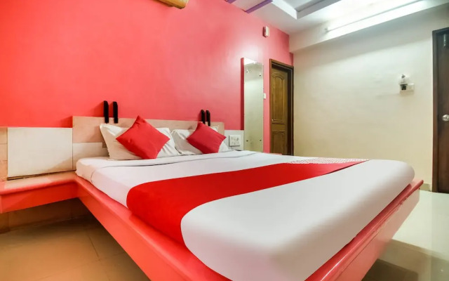 OYO 48043 Hotel Godavari