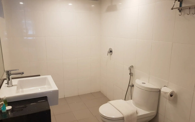 Heeren Straits Hotel