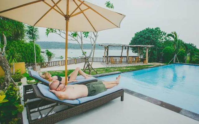 Dini DNusa Lembongan