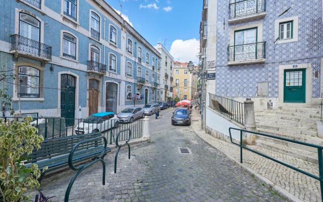 Alfama Light-Filled Apartment, By TimeCooler