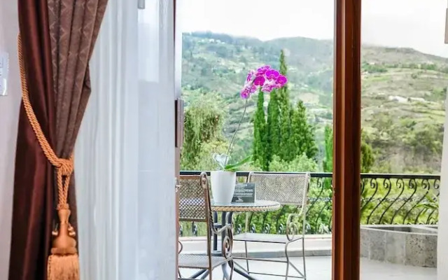 Uzhupud Garden Hotel & lodge