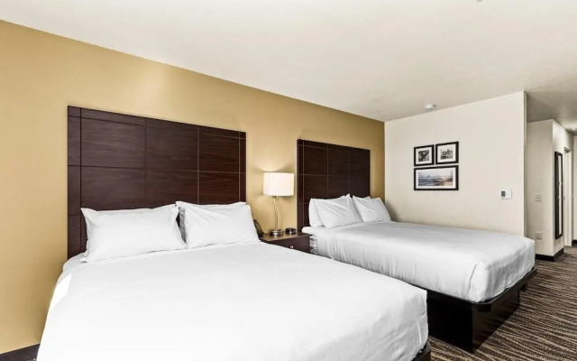 Cobblestone Hotel & Suites - Superior