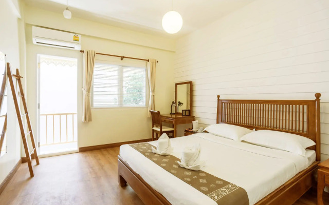 Les Fleurs Bangkok Hostel