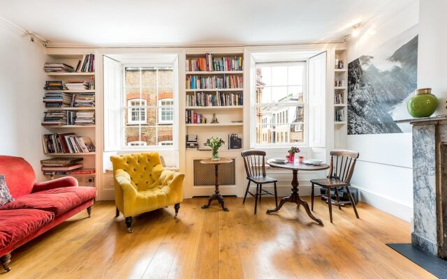 Classic Covent Garden Home by Trafalgar Square