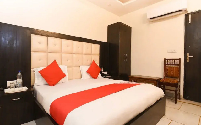 OYO 14721 Hotel Vishesh Continental