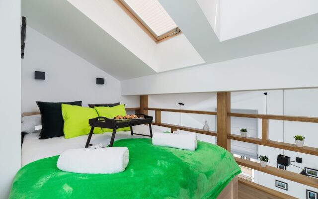 Modern Studios Stachowicza by Renters