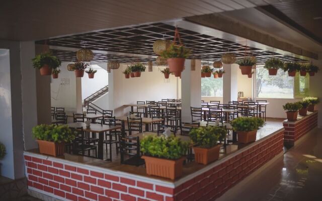 White House Beach Resort