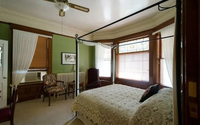 Waller House Inn
