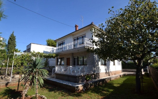 Ruža - Comfortable 2 Bedrooms Apartment - A1