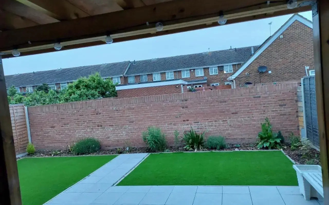 Heathrow-Windsor House for contractors & big groups