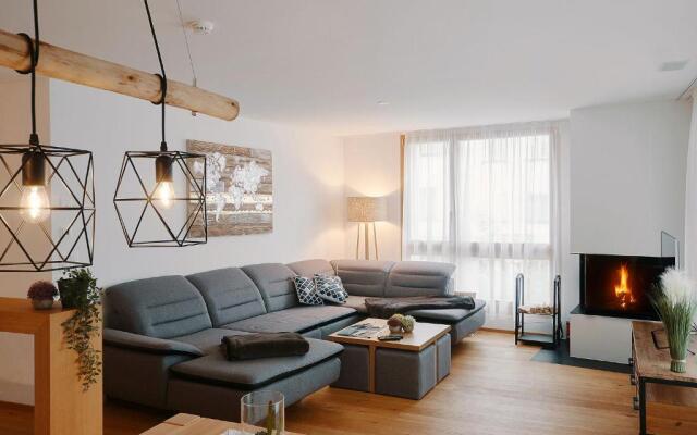 Luxus Neubau 5 min zu Talstation & Caumasee