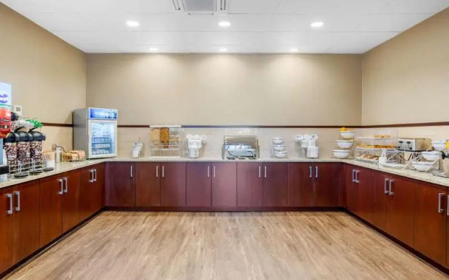 Comfort Suites Burlington Near I-5