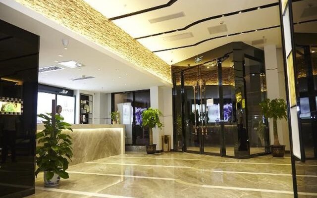 Lavande Hotel Wuhan Huanghelou Branch