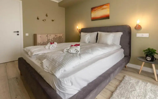 Ares Aparthotel
