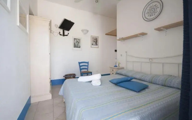 Villa Flora Studios & Apartments