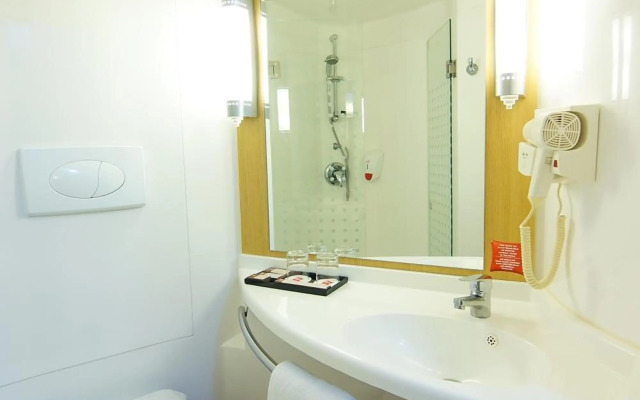 ibis Surabaya City Center