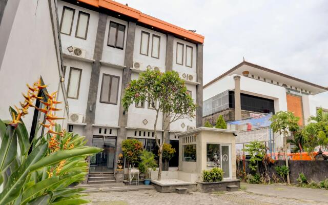 OYO 3156 Hotel Warta Dua