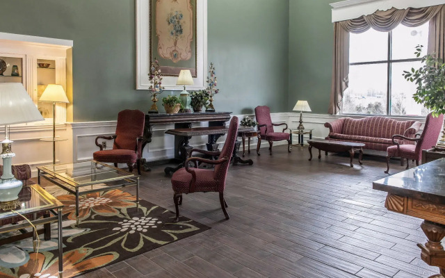 Quality Inn Scottsburg