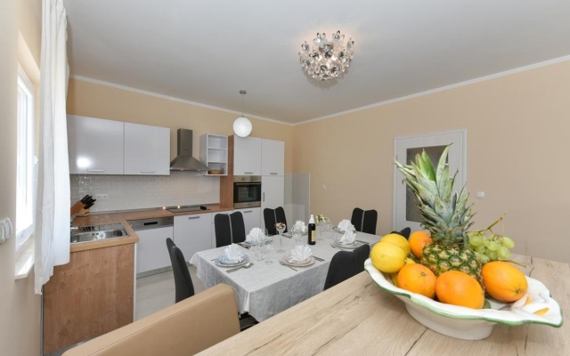 Holiday house Ani 1 - with pool : Privlaka, Zadar riviera